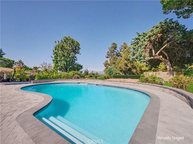 5604 Mason Avenue, Woodland Hills, CA 91367