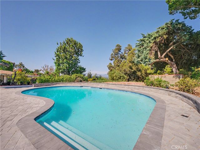 5604 Mason Avenue, Woodland Hills, CA 91367