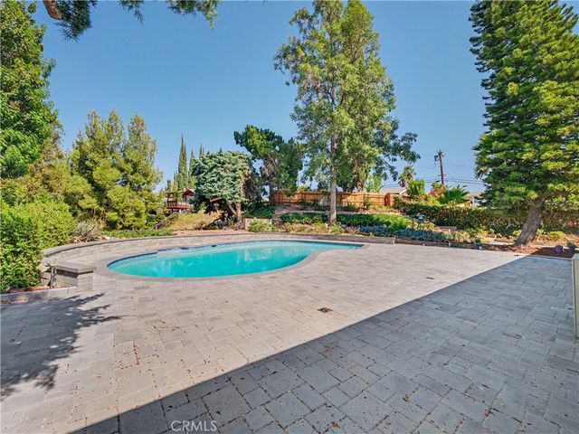 5604 Mason Avenue, Woodland Hills, CA 91367