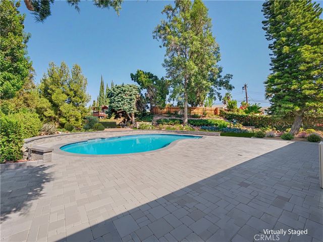 5604 Mason Avenue, Woodland Hills, CA 91367