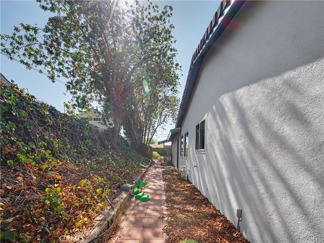 5604 Mason Avenue, Woodland Hills, CA 91367