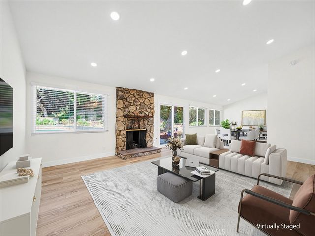 5604 Mason Avenue, Woodland Hills, CA 91367