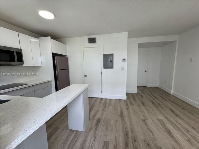 1971 NW 2nd Ct 4, Miami, FL 33136