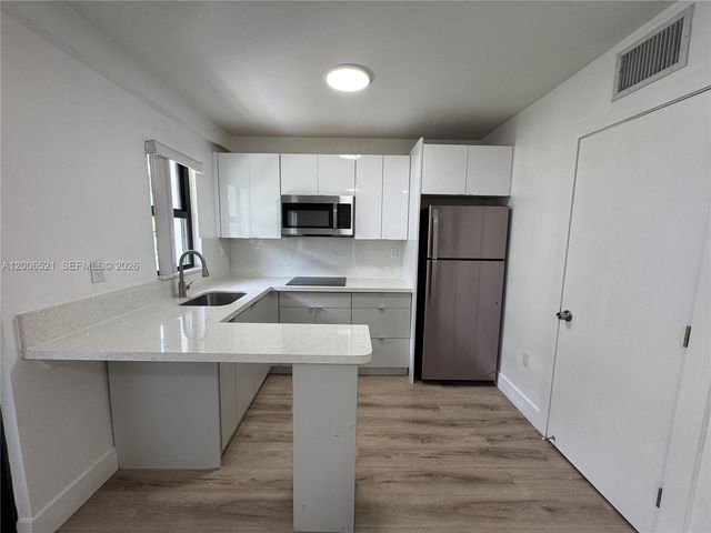 1971 NW 2nd Ct 4, Miami, FL 33136