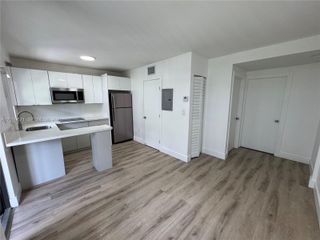 1971 NW 2nd Ct 4, Miami, FL 33136