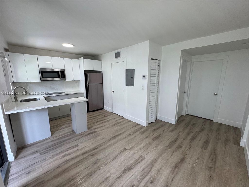 1971 NW 2nd Ct 4, Miami, FL 33136