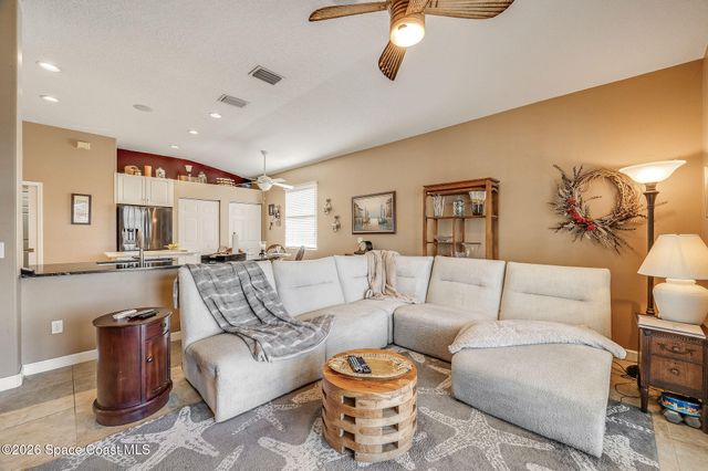 426 Gardendale Circle SE, Palm Bay, FL 32909