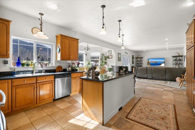 5153 Old Stage Road, Central Point, OR 97502