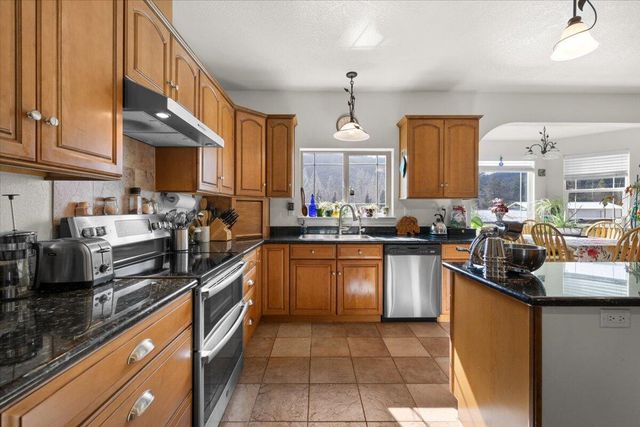 5153 Old Stage Road, Central Point, OR 97502