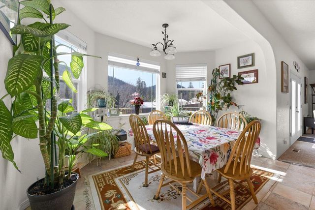 5153 Old Stage Road, Central Point, OR 97502