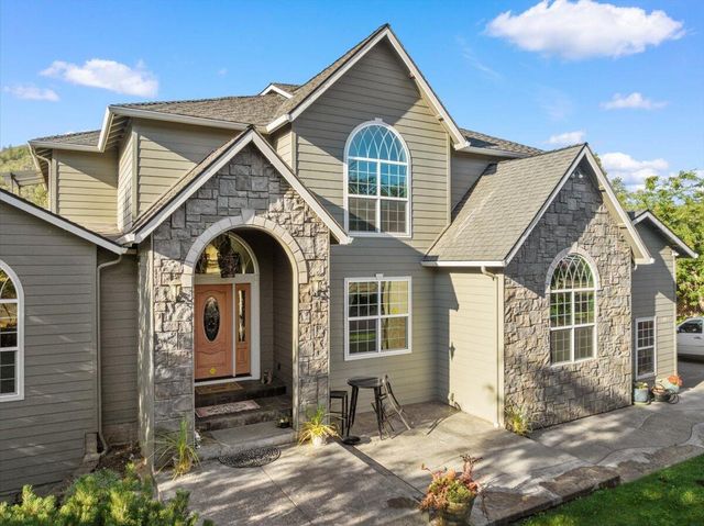 5153 Old Stage Road, Central Point, OR 97502