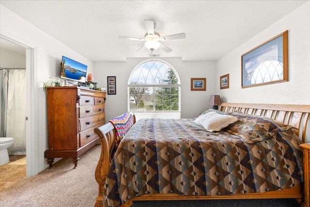 5153 Old Stage Road, Central Point, OR 97502