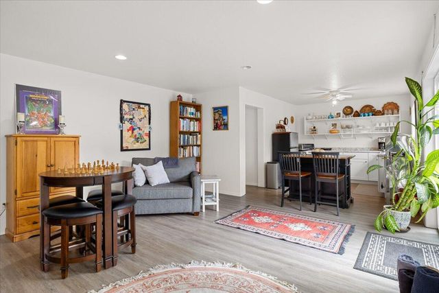 5153 Old Stage Road, Central Point, OR 97502