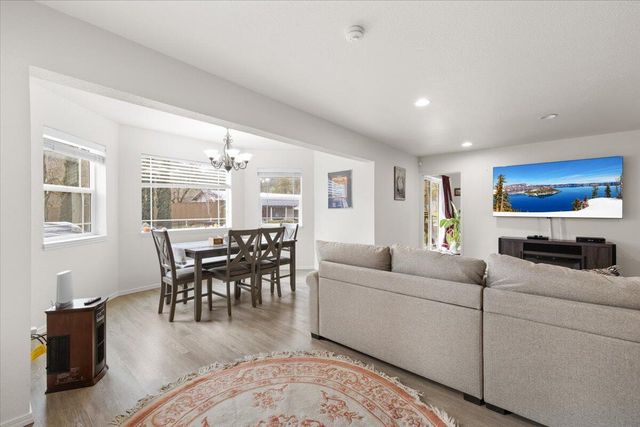 5153 Old Stage Road, Central Point, OR 97502