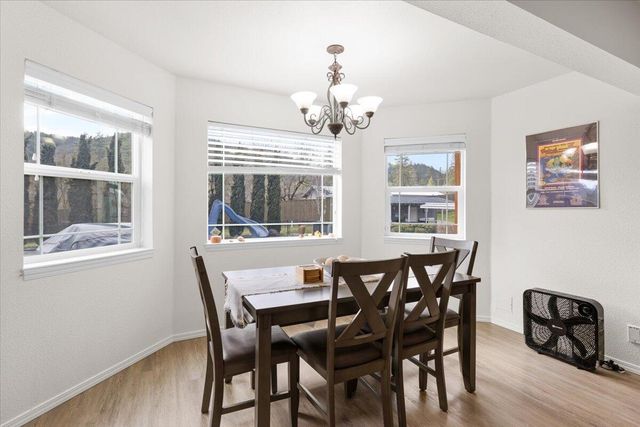 5153 Old Stage Road, Central Point, OR 97502