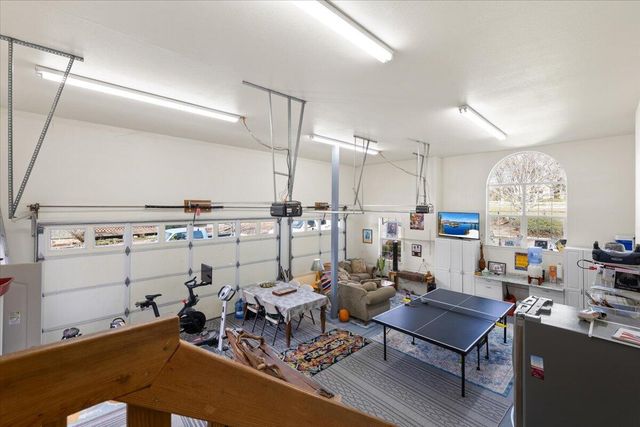 5153 Old Stage Road, Central Point, OR 97502