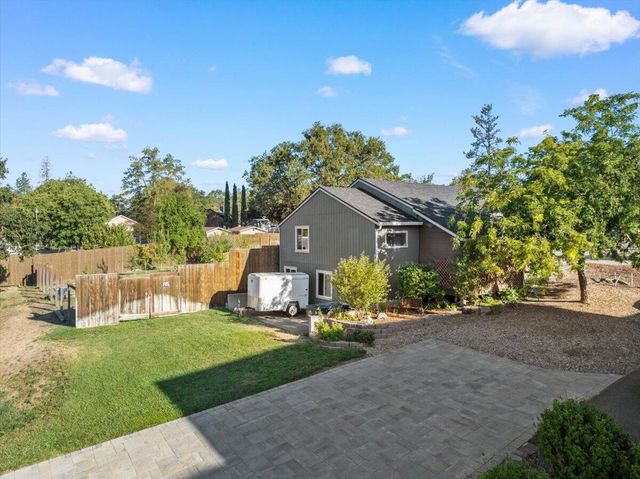 5153 Old Stage Road, Central Point, OR 97502