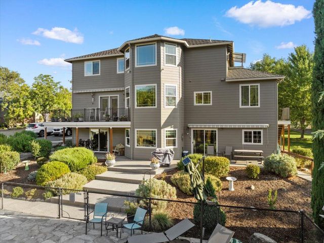 5153 Old Stage Road, Central Point, OR 97502