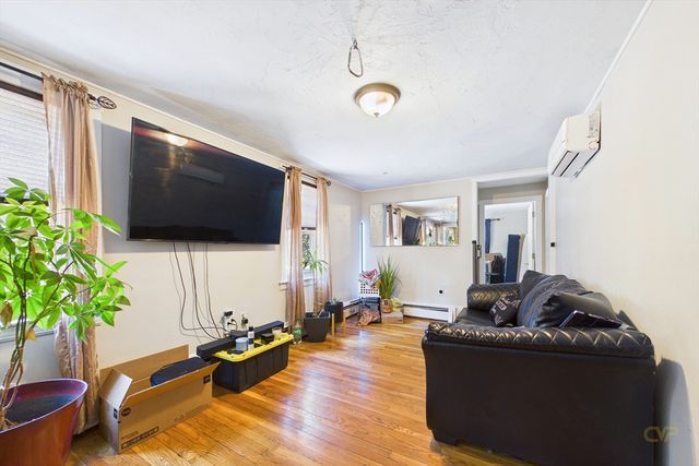 85 Alfred Lord Blvd, Taunton, MA 02780