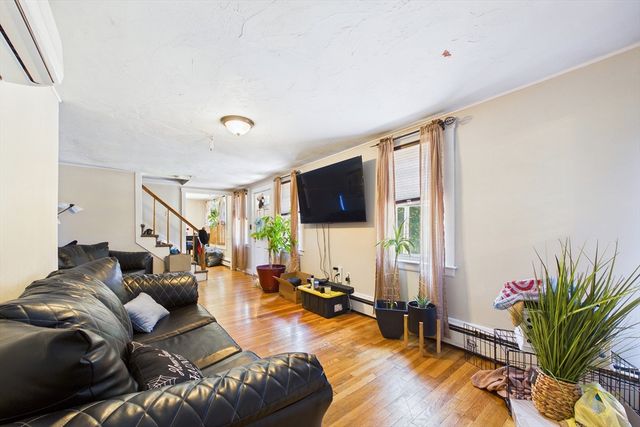 85 Alfred Lord Blvd, Taunton, MA 02780