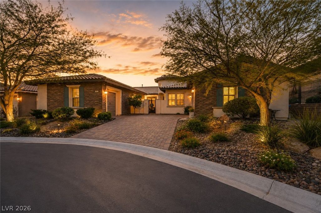 81 Navarra Canyon Court, Las Vegas, NV 89138 — photo 2