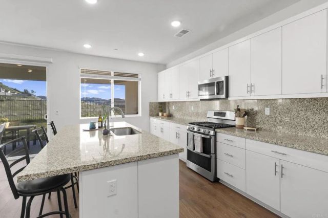 35182 Orchard Trail, Fallbrook, CA 92028
