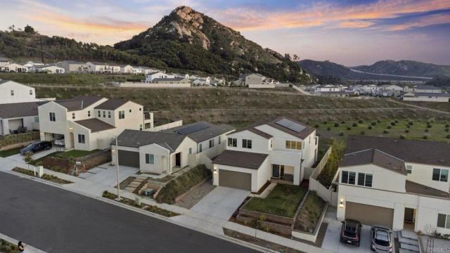 35182 Orchard Trail, Fallbrook, CA 92028