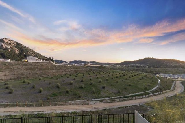 35182 Orchard Trail, Fallbrook, CA 92028
