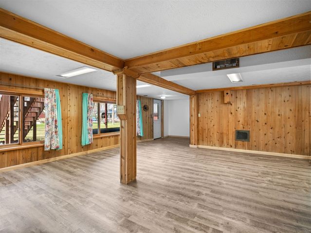 20041 E Chippewa Lake Drive, Evart, MI 49631