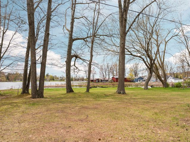 20041 E Chippewa Lake Drive, Evart, MI 49631