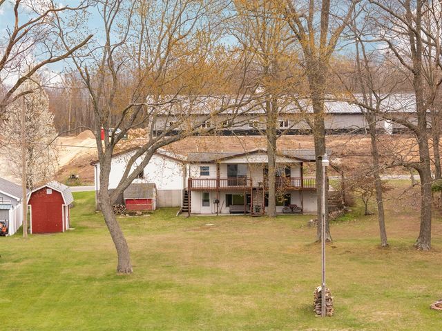 20041 E Chippewa Lake Drive, Evart, MI 49631