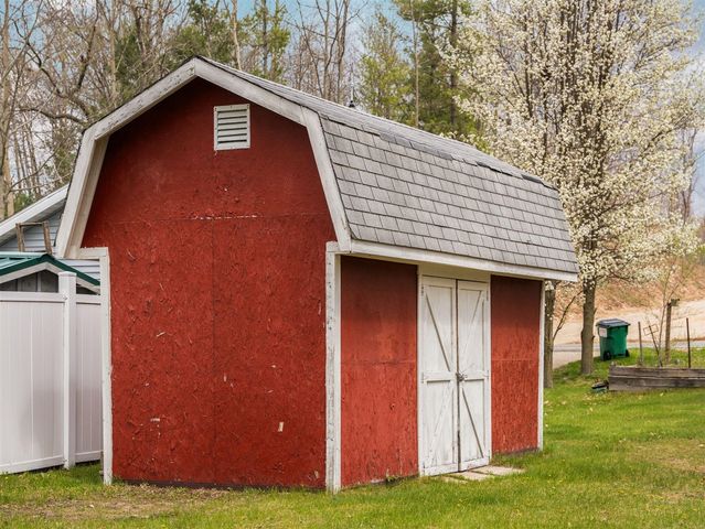 20041 E Chippewa Lake Drive, Evart, MI 49631