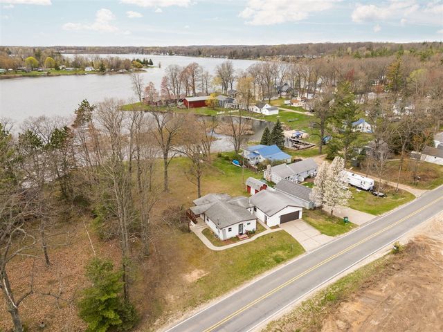 20041 E Chippewa Lake Drive, Evart, MI 49631