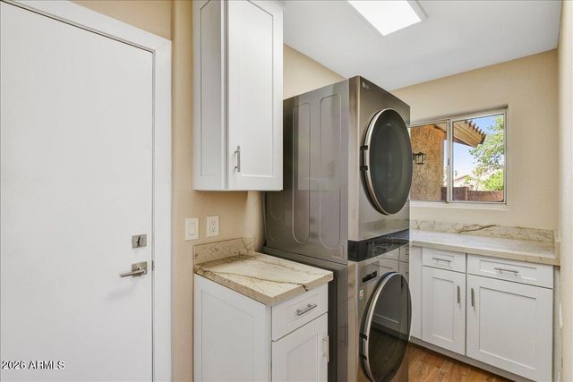 8468 W MCRAE Way, Peoria, AZ 85382