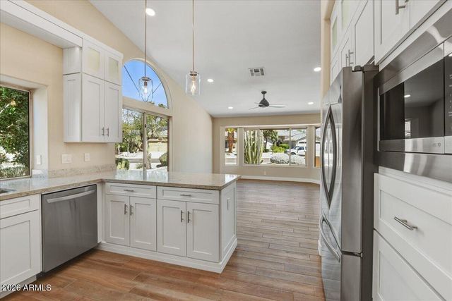 8468 W MCRAE Way, Peoria, AZ 85382