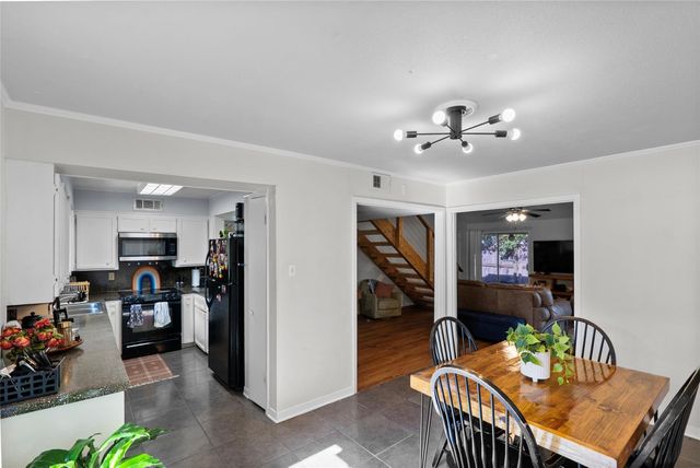 1818 Langford Street, College Station, TX 77840