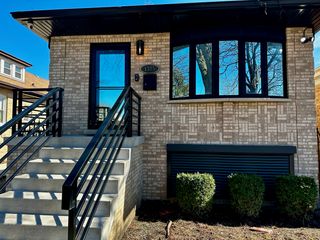 1325 Scoville Avenue, Berwyn, IL 60402