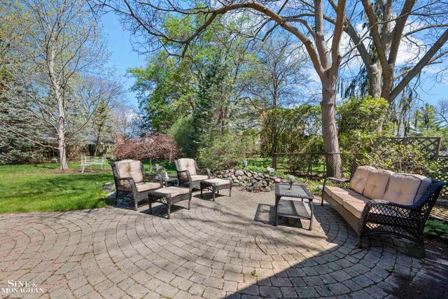 21615 Alexander Street, St Clair Shores, MI 48081