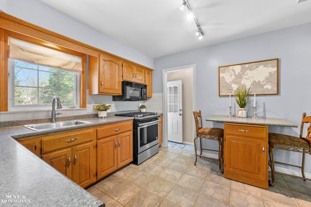21615 Alexander Street, St Clair Shores, MI 48081