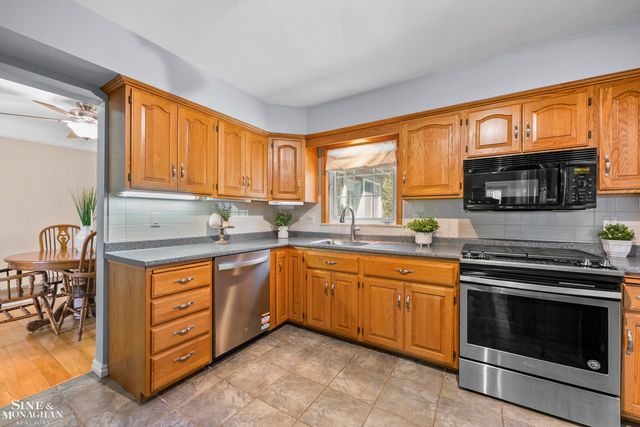 21615 Alexander Street, St Clair Shores, MI 48081