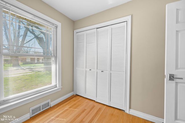 21615 Alexander Street, St Clair Shores, MI 48081