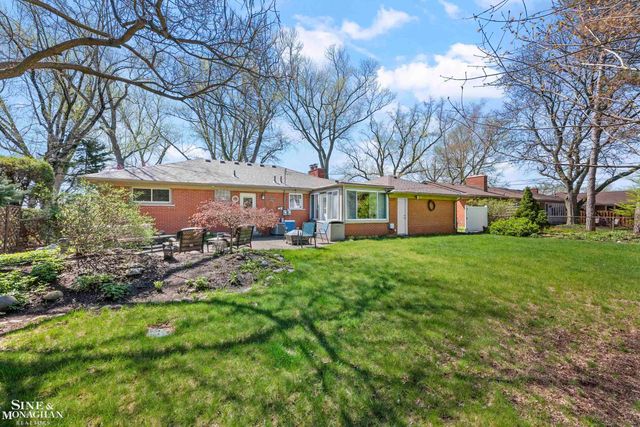 21615 Alexander Street, St Clair Shores, MI 48081
