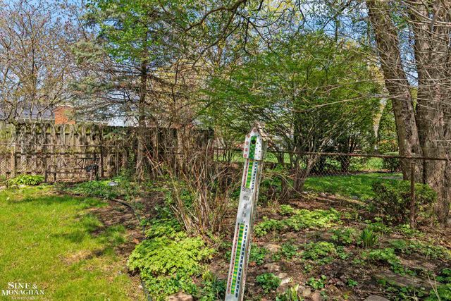 21615 Alexander Street, St Clair Shores, MI 48081