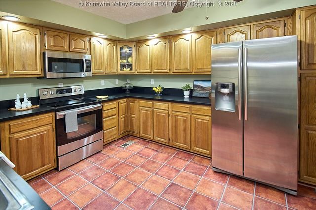 872 Country Estates Road, Danville, WV 25053