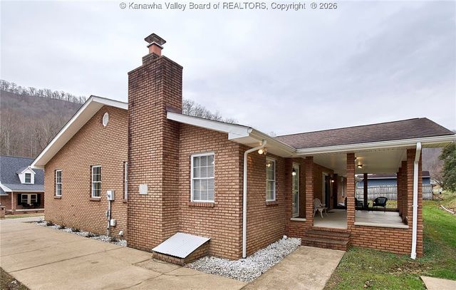 872 Country Estates Road, Danville, WV 25053