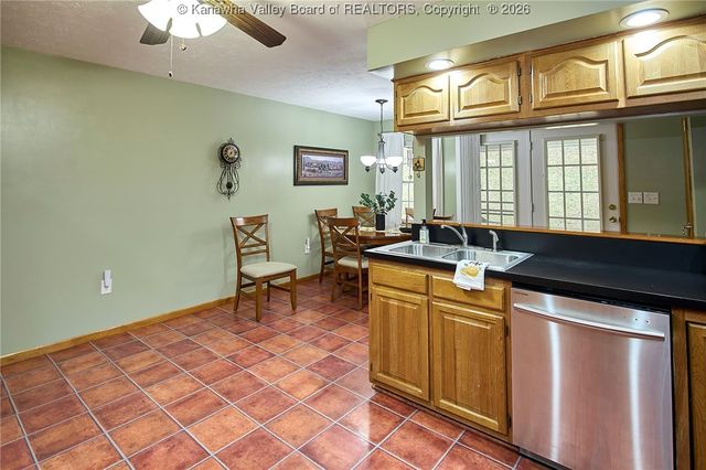 872 Country Estates Road, Danville, WV 25053