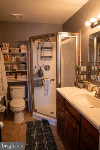 144 LAKESIDE DR, Atco, NJ 08004