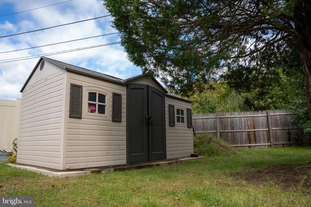 144 LAKESIDE DR, Atco, NJ 08004