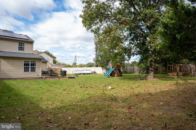 144 LAKESIDE DR, Atco, NJ 08004