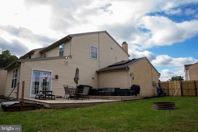144 LAKESIDE DR, Atco, NJ 08004